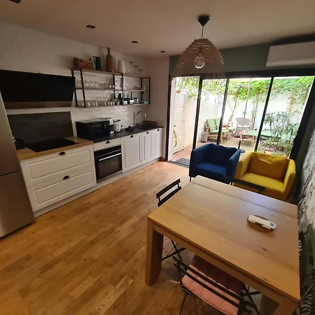Charmante Maison De Pecheur En Bord De Mer *